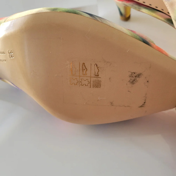 Rupert Sanderson Watercolor Kitten Heels / Size 38 (US 7.5) - Picture 6 of 11